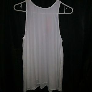 Gianni Bini adorable sleeveless blouse